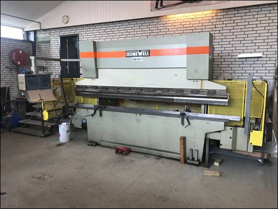 Donewell CNC 3100 mm x 110 ton